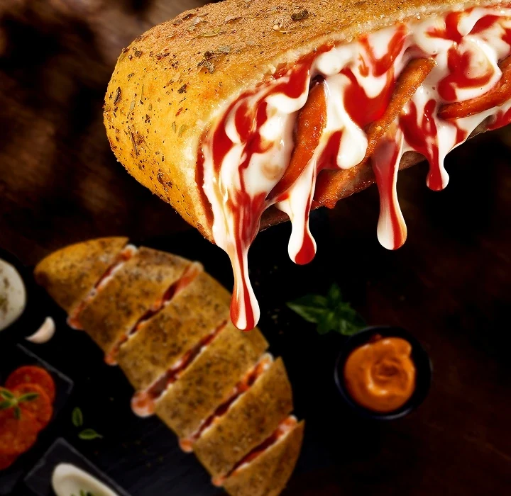 Fiery Pepperoni Garlic Bread — official Domino's India menu photo