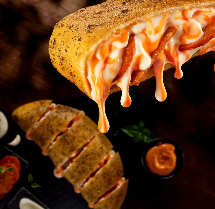 Makhani Pepperoni Garlic Bread — official Domino's India menu photo