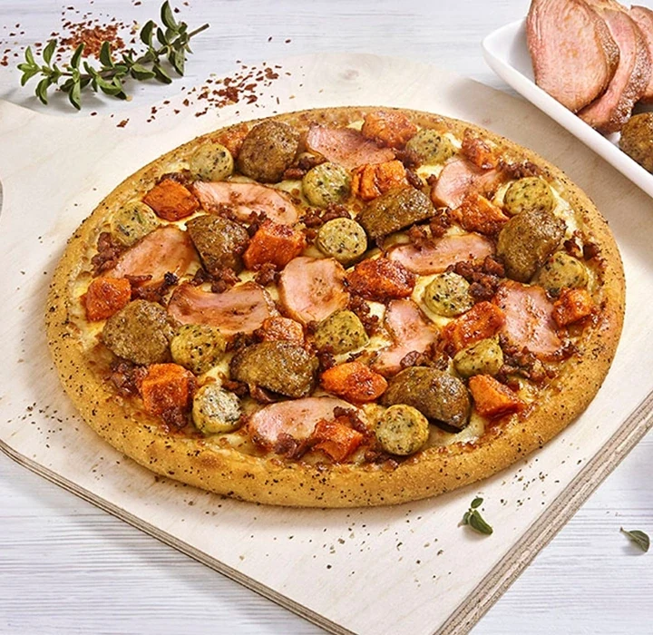 The 5 Chicken Feast Pizza — official Domino's India menu photo
